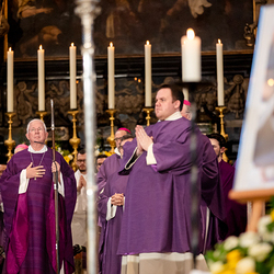 Stephansdom: Österreich nahm Abschied von Papst Franziskus / Erzdiözese Wien/ Schönlaub, Stephan Schönlaub Stephansdom: Österreich nahm Abschied von Papst Franziskus