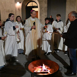 Osternachtsfeier mit Weihbischof Turnovszky